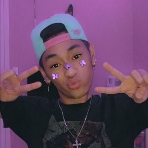 Meet your Posher, Adrianne